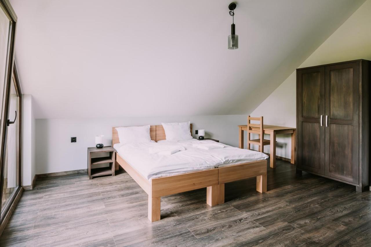 Szumny Dwor - Z Lazienkami Lodge *