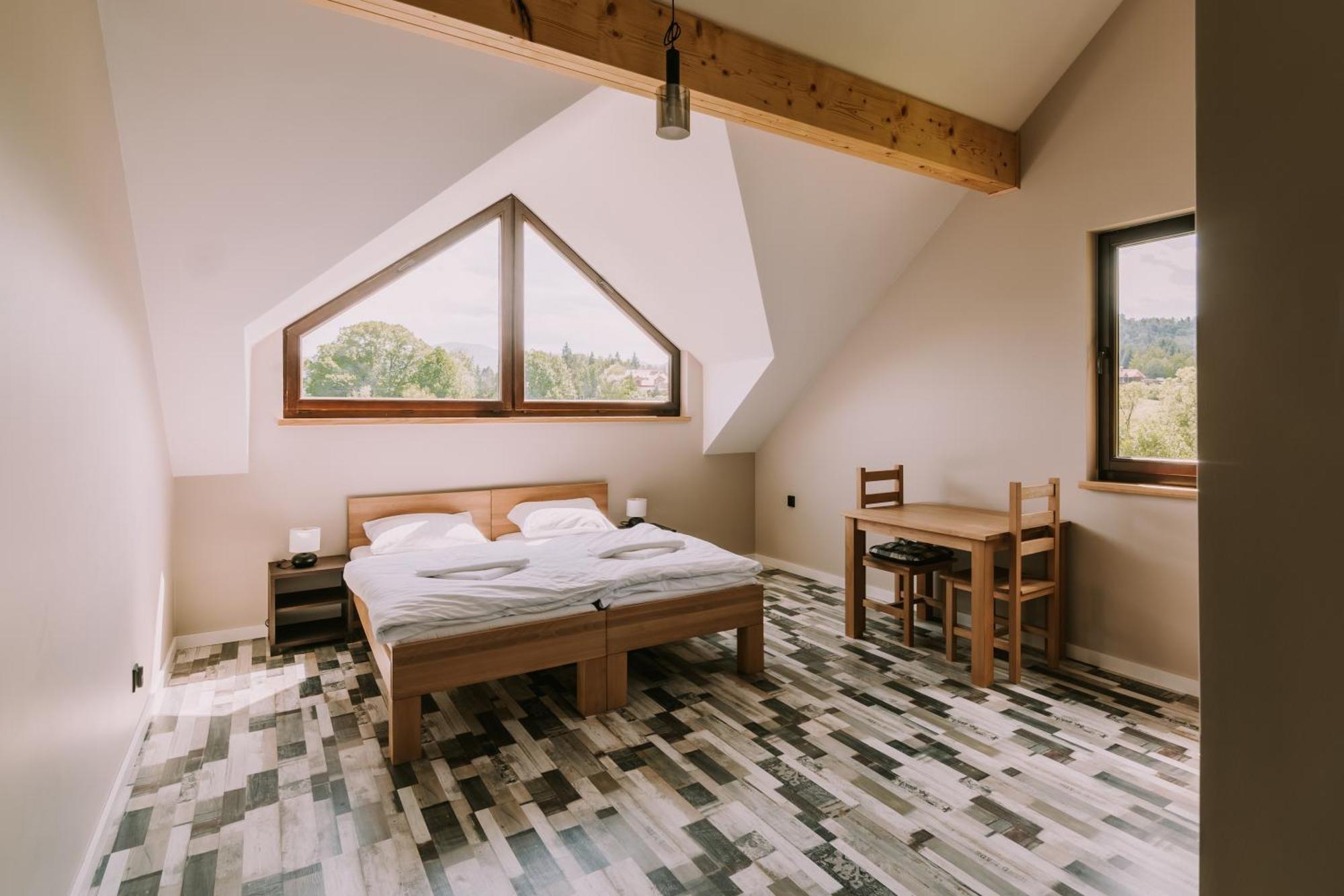 Szumny Dwor - Z Lazienkami Lodge *